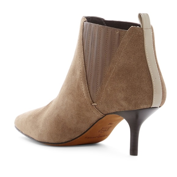 NEW Donald Pliner Faie Suede Kitten-Heel Bootie 10 - Picture 2 of 7